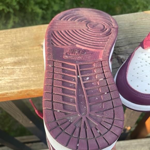 Jordan 1 Bordeaux - Picture 5 of 6
